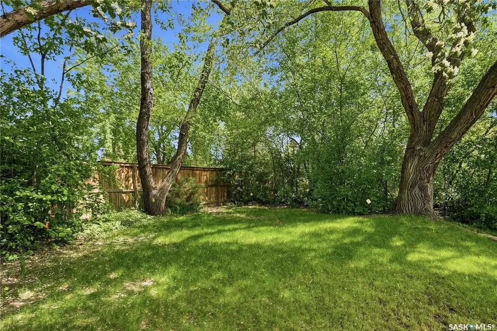 54 St Lawrence Crescent Saskatoon SK S7K 1G5