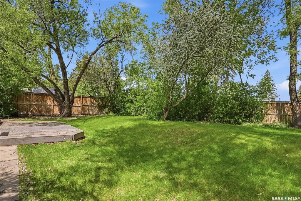 54 St Lawrence Crescent Saskatoon SK S7K 1G5