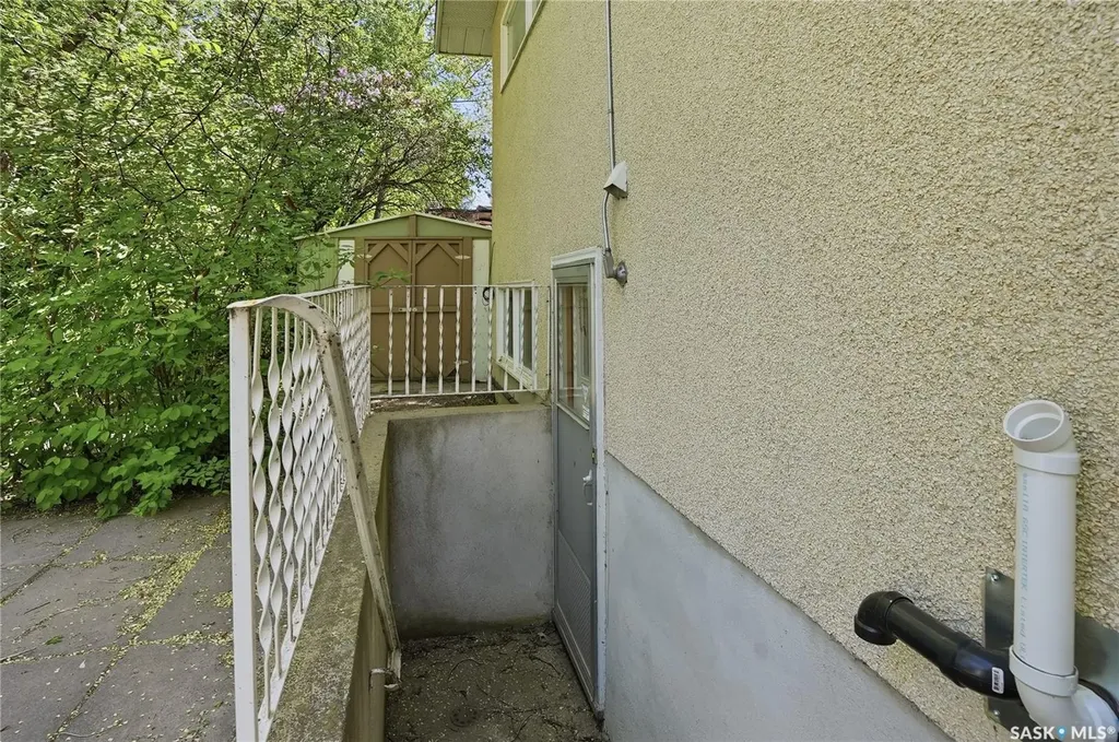 54 St Lawrence Crescent Saskatoon SK S7K 1G5