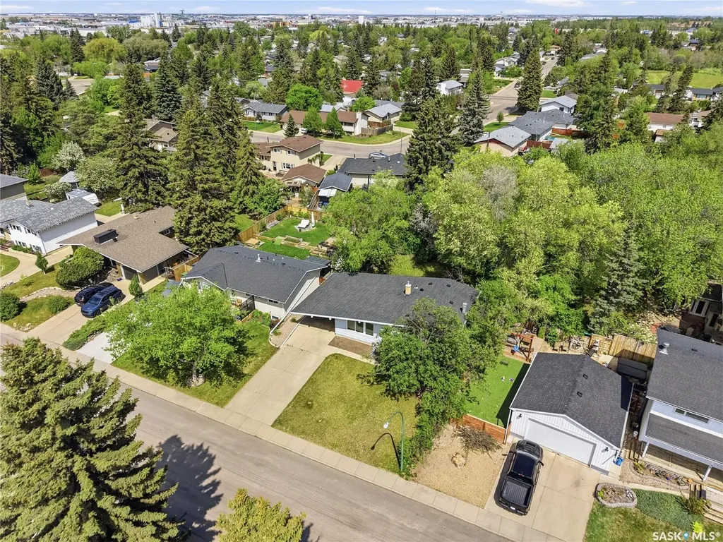 54 St Lawrence Crescent Saskatoon SK S7K 1G5