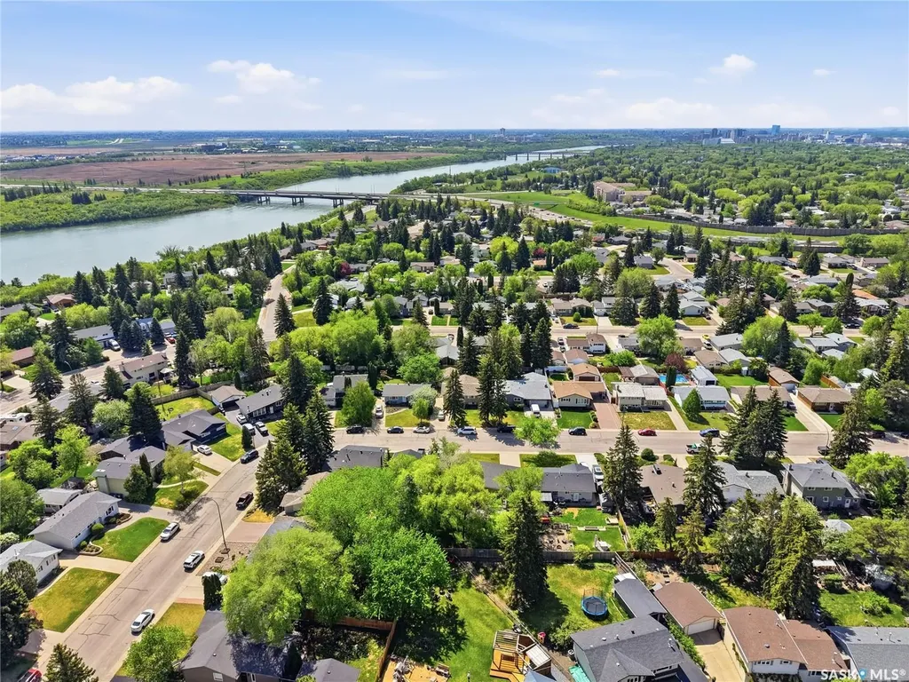 54 St Lawrence Crescent Saskatoon SK S7K 1G5