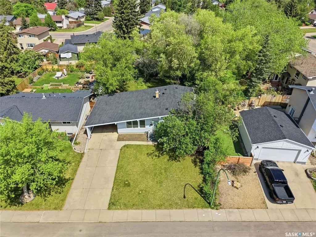 54 St Lawrence Crescent Saskatoon SK S7K 1G5