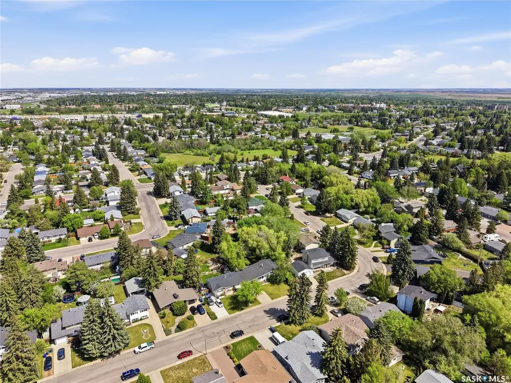 54 St Lawrence Crescent Saskatoon SK S7K 1G5