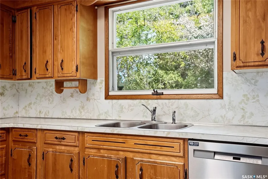54 St Lawrence Crescent Saskatoon SK S7K 1G5