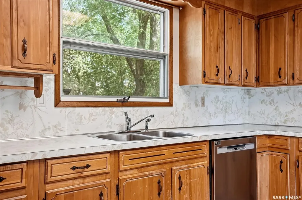 54 St Lawrence Crescent Saskatoon SK S7K 1G5