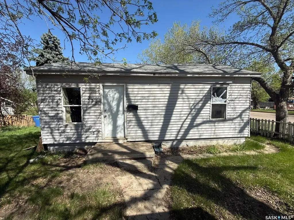 702 101st Street North Battleford SK S9A 0Z1