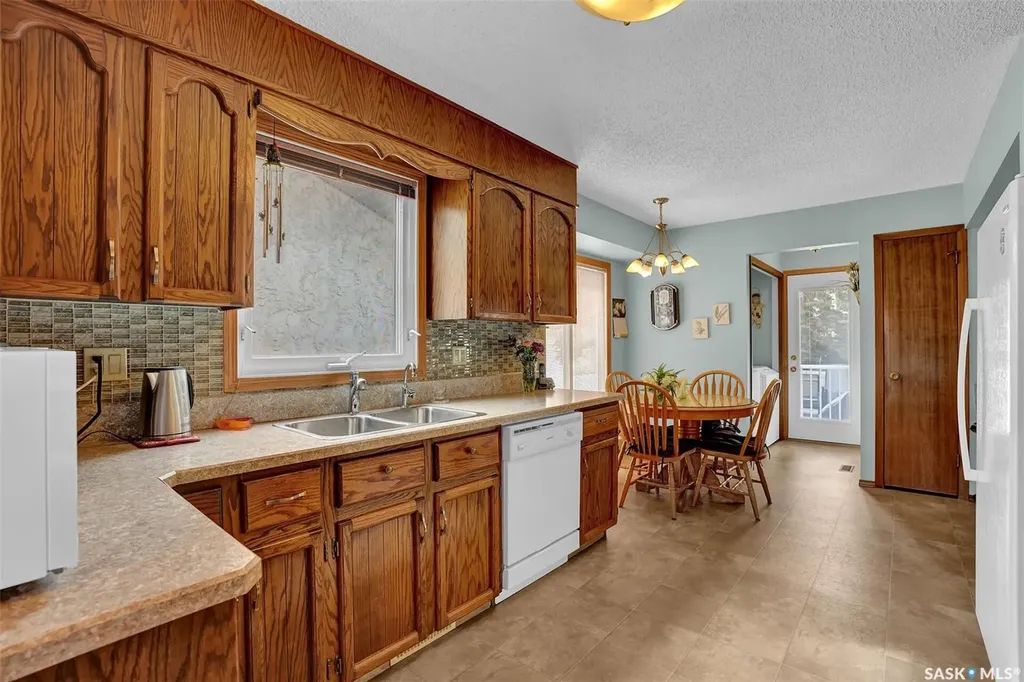 15 Dalhousie Way Regina SK S4V 0A1