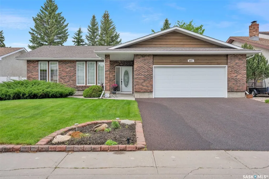 15 Dalhousie Way Regina SK S4V 0A1