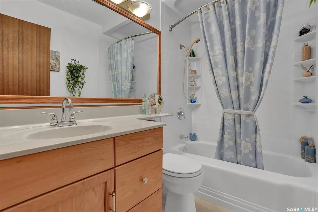 15 Dalhousie Way Regina SK S4V 0A1