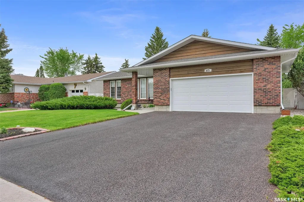 15 Dalhousie Way Regina SK S4V 0A1