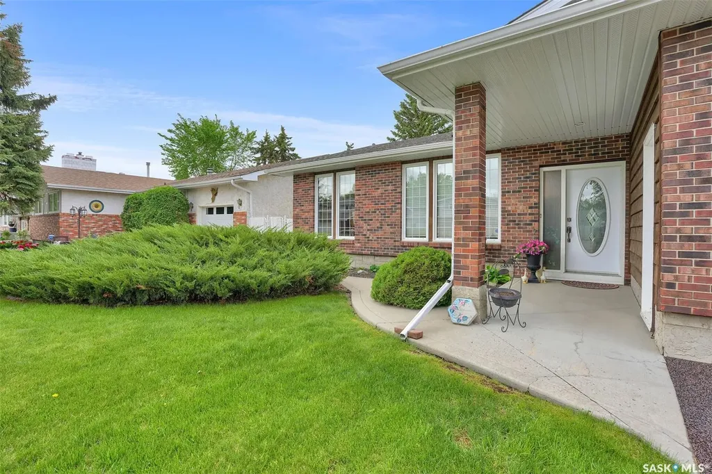 15 Dalhousie Way Regina SK S4V 0A1