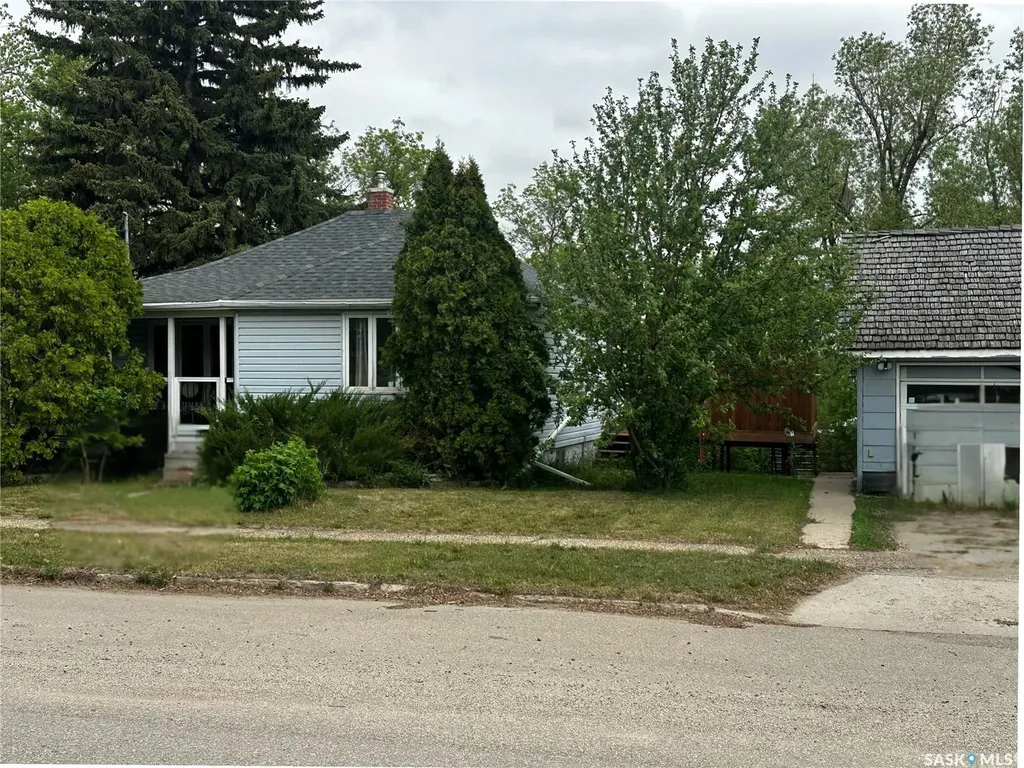 333 5th Avenue SE Weyburn SK S4H 1Y4