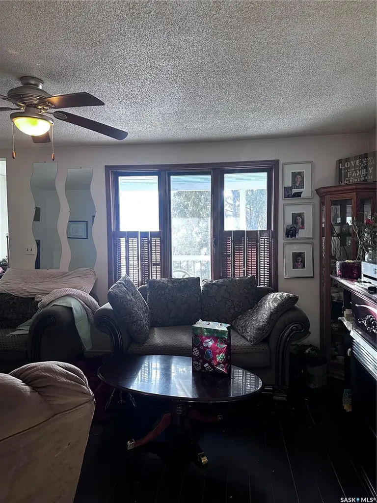 333 5th Avenue SE Weyburn SK S4H 1Y4