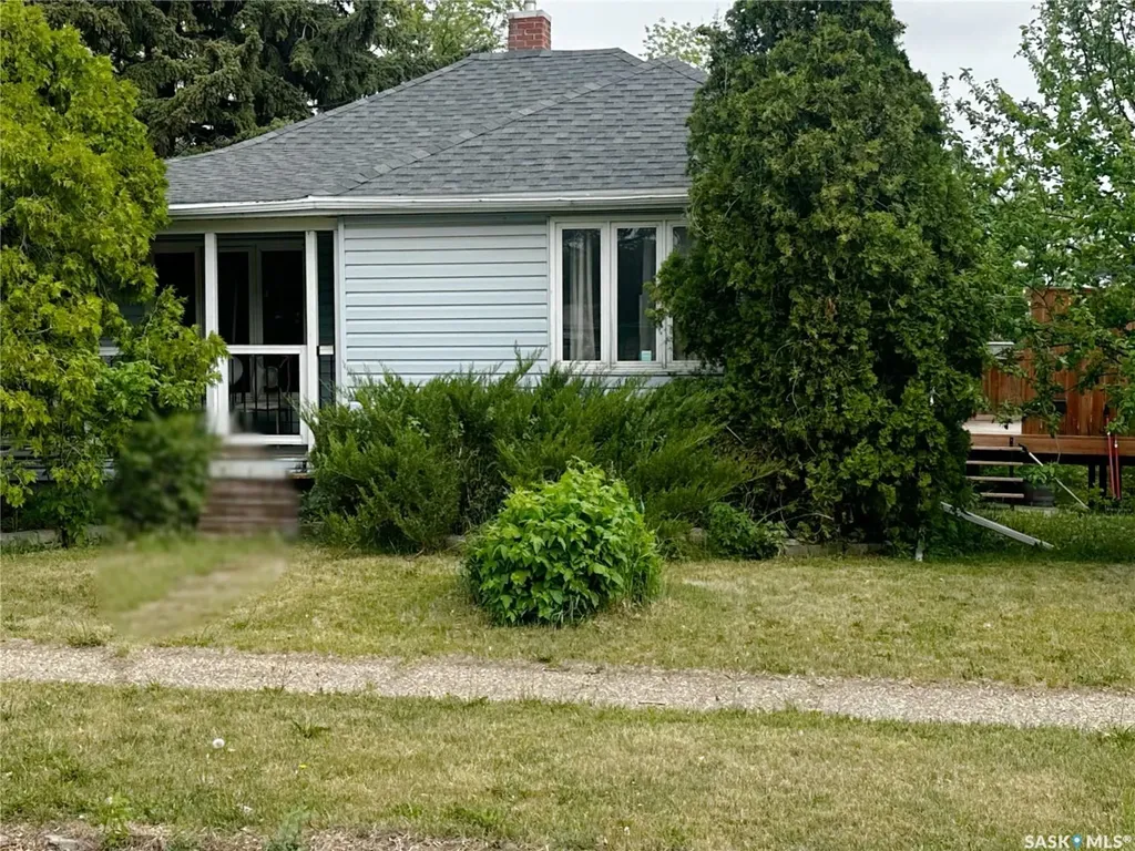 333 5th Avenue SE Weyburn SK S4H 1Y4