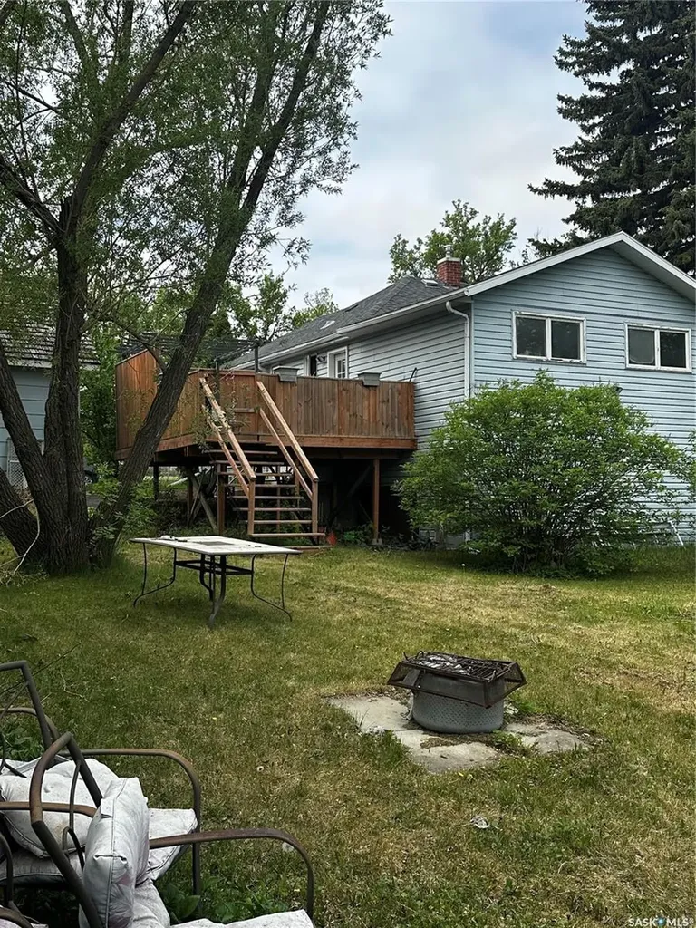333 5th Avenue SE Weyburn SK S4H 1Y4