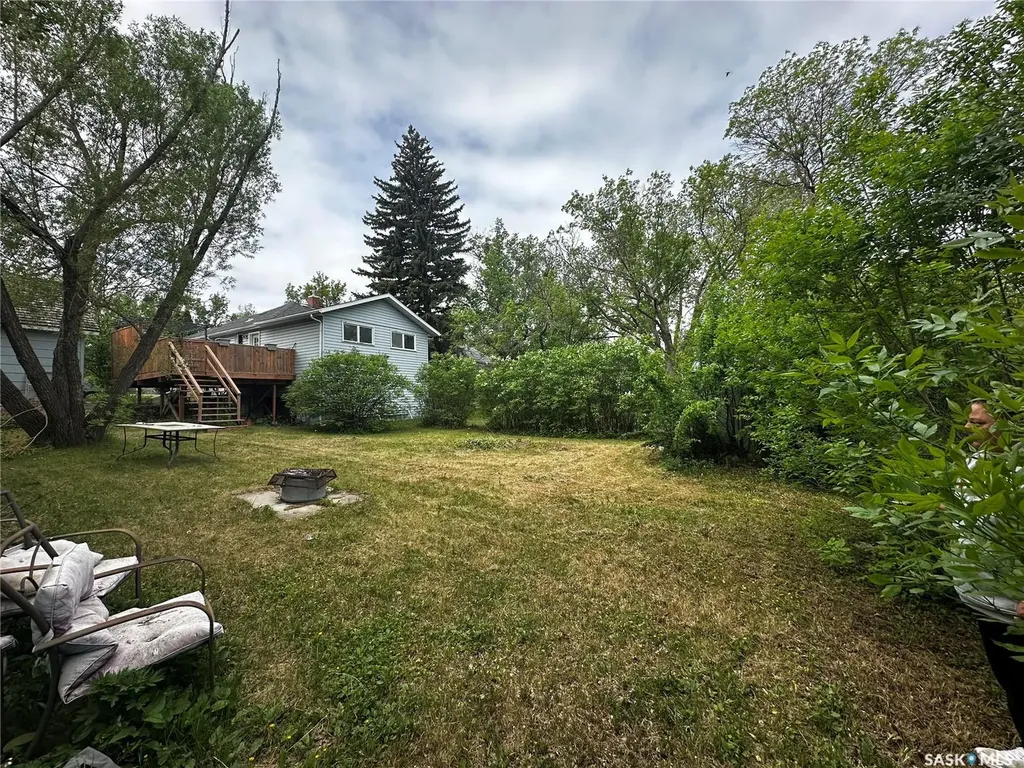 333 5th Avenue SE Weyburn SK S4H 1Y4