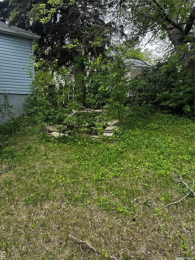 333 5th Avenue SE Weyburn SK S4H 1Y4