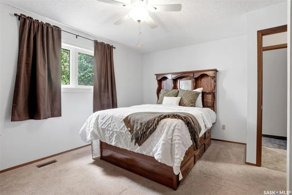 7122 Lawrence Drive Regina SK S4X 3X6