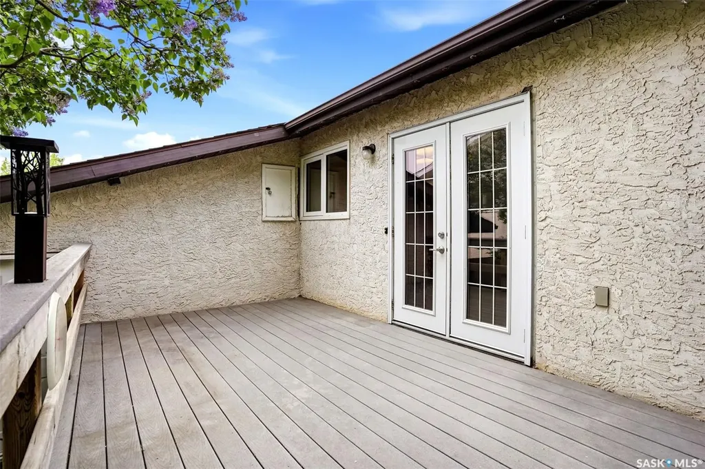 7122 Lawrence Drive Regina SK S4X 3X6