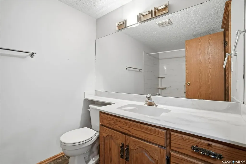 302 Mckinnon Avenue S Saskatoon SK S7N 1J5