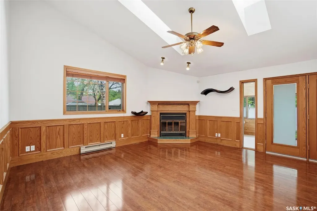 302 Mckinnon Avenue S Saskatoon SK S7N 1J5
