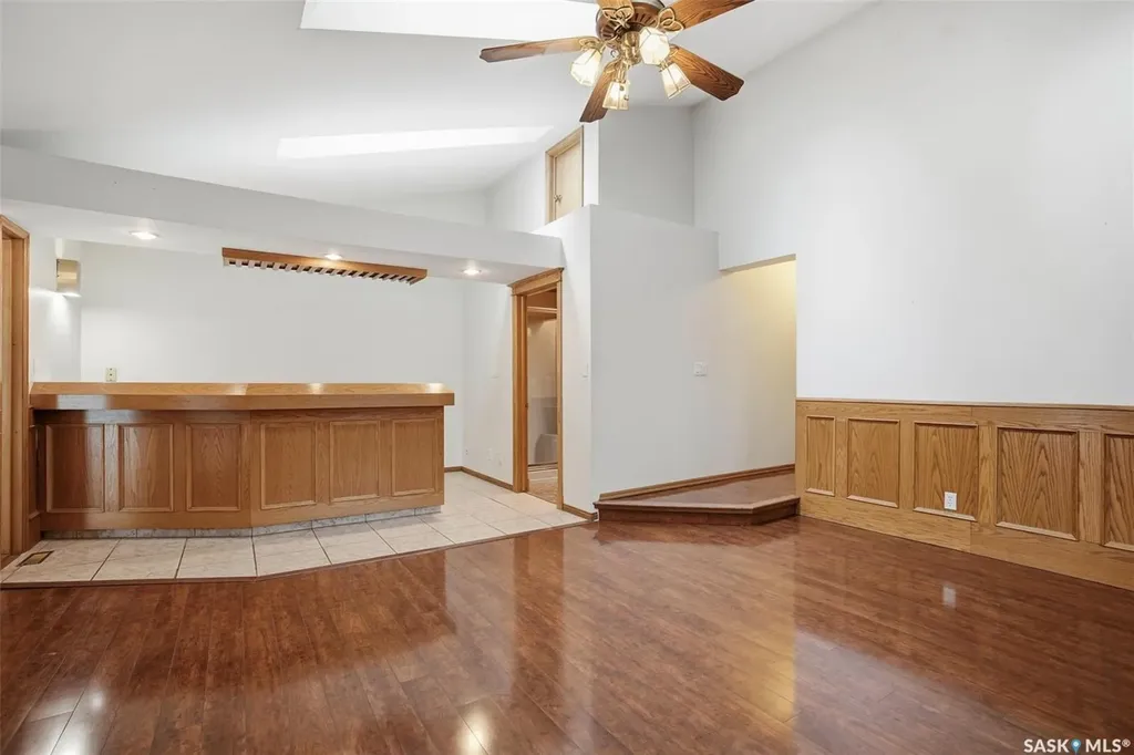 302 Mckinnon Avenue S Saskatoon SK S7N 1J5