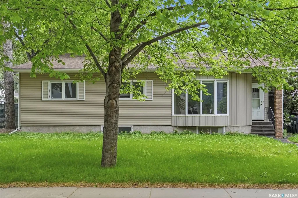 302 Mckinnon Avenue S Saskatoon SK S7N 1J5