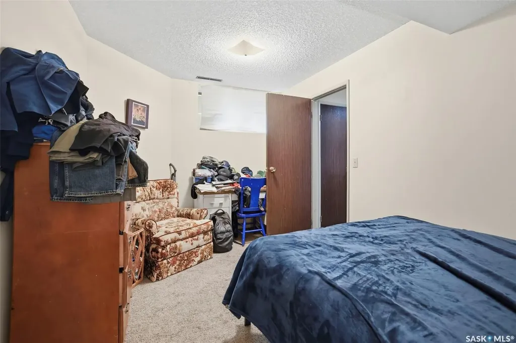 302 Mckinnon Avenue S Saskatoon SK S7N 1J5
