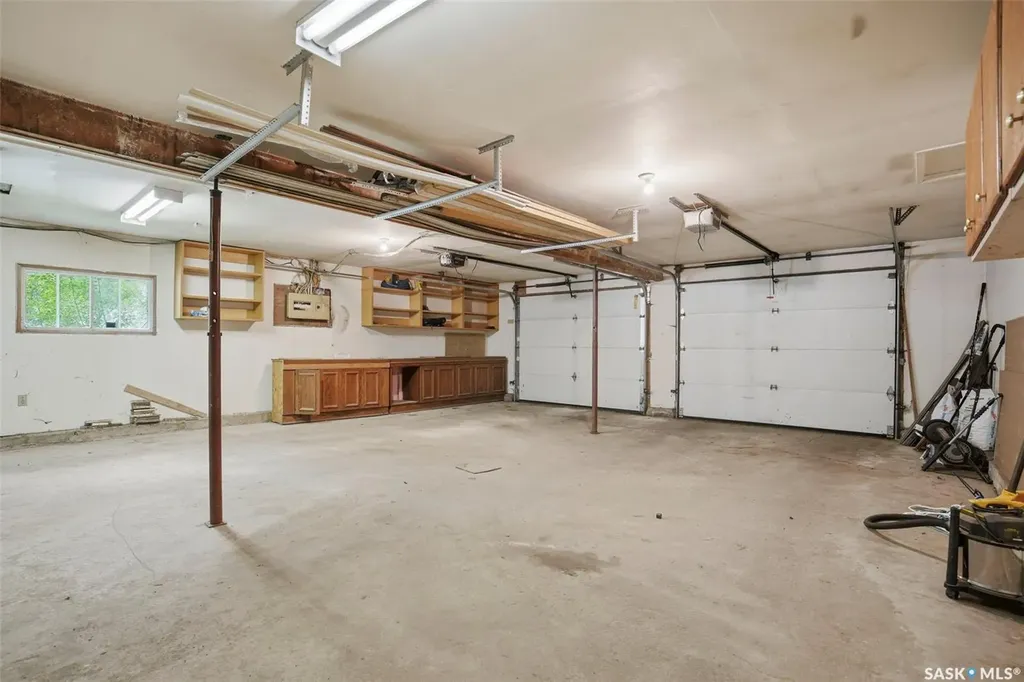 302 Mckinnon Avenue S Saskatoon SK S7N 1J5