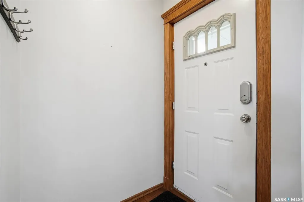 302 Mckinnon Avenue S Saskatoon SK S7N 1J5
