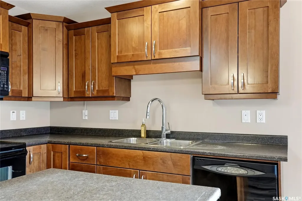 547 East Hampton Boulevard Saskatoon SK S7R 0B1