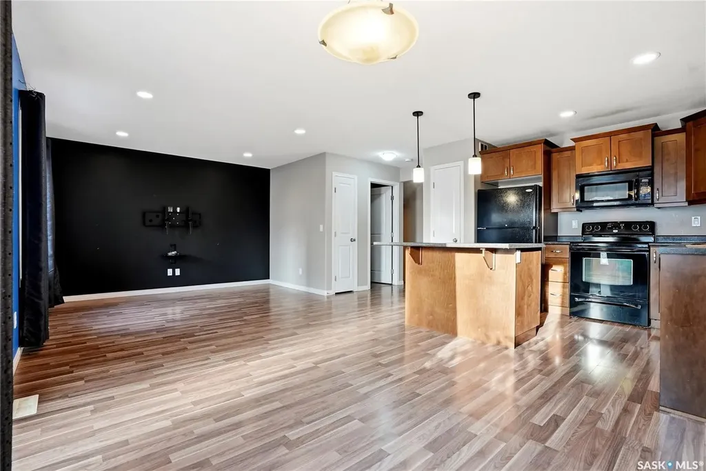 547 East Hampton Boulevard Saskatoon SK S7R 0B1