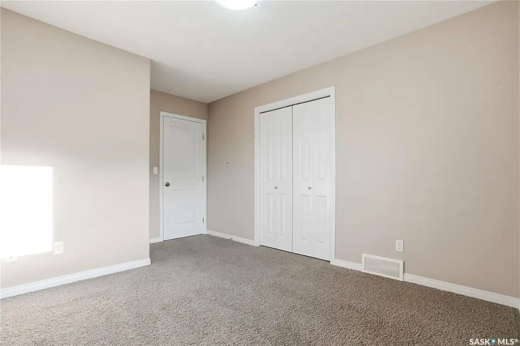547 East Hampton Boulevard Saskatoon SK S7R 0B1