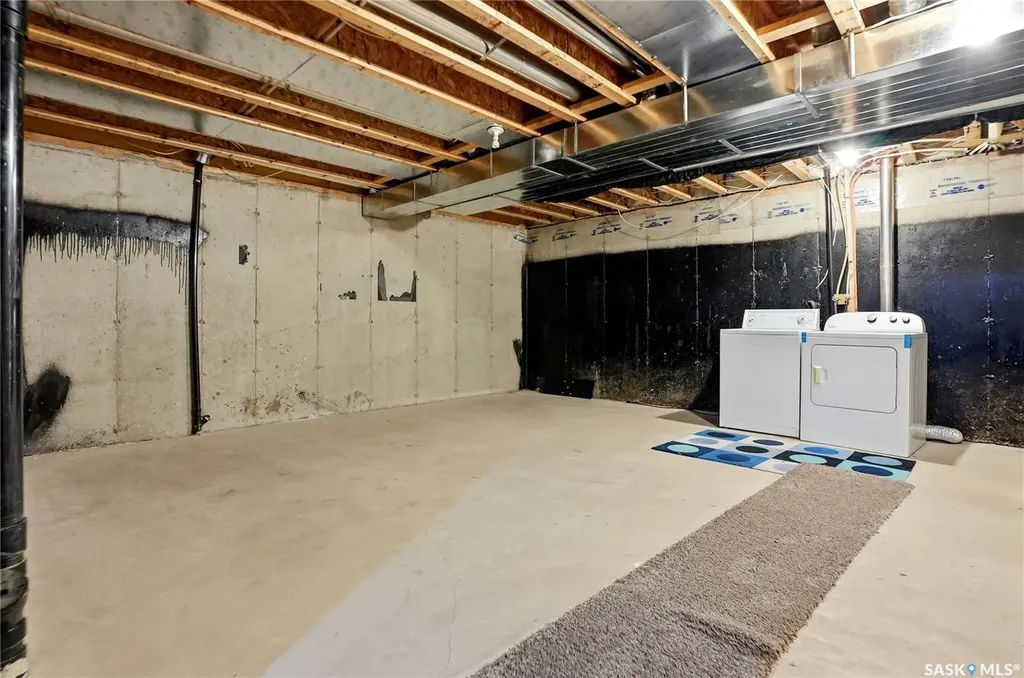 547 East Hampton Boulevard Saskatoon SK S7R 0B1