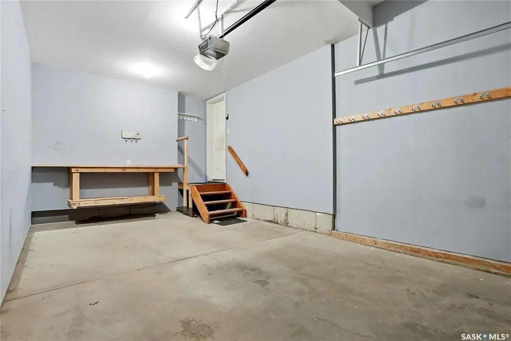 547 East Hampton Boulevard Saskatoon SK S7R 0B1