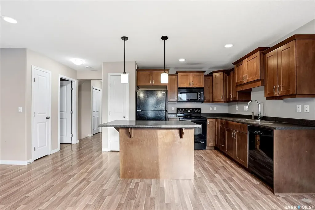 547 East Hampton Boulevard Saskatoon SK S7R 0B1