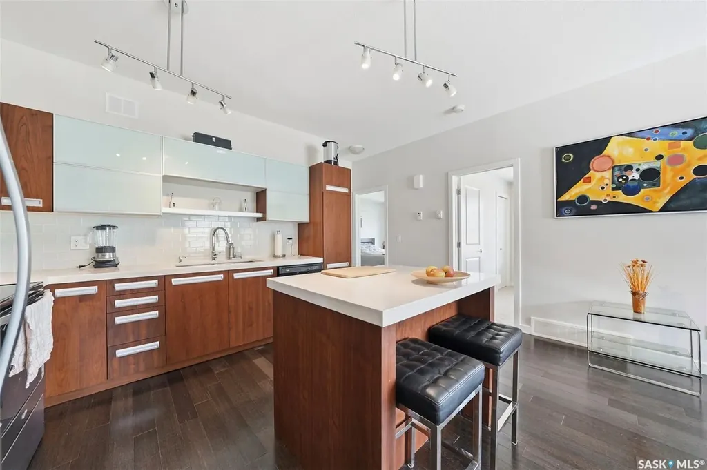 3013 Mcclocklin Road Saskatoon SK S7R 0J1