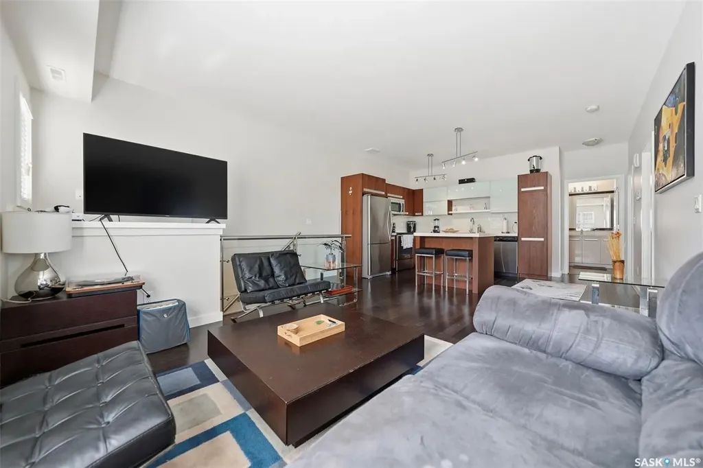 3013 Mcclocklin Road Saskatoon SK S7R 0J1