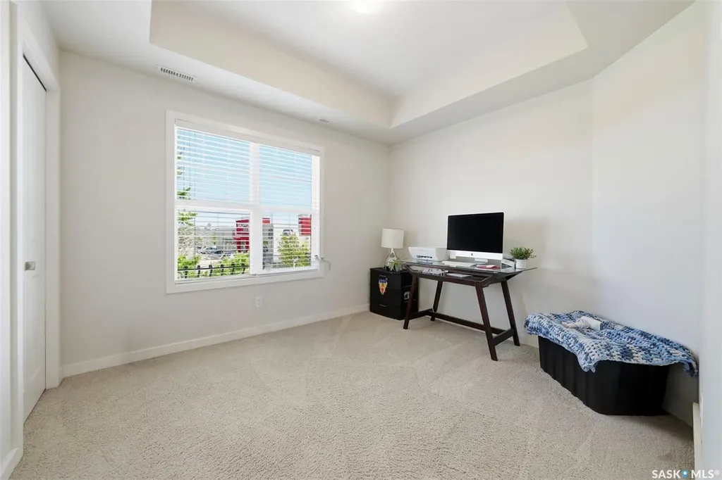3013 Mcclocklin Road Saskatoon SK S7R 0J1