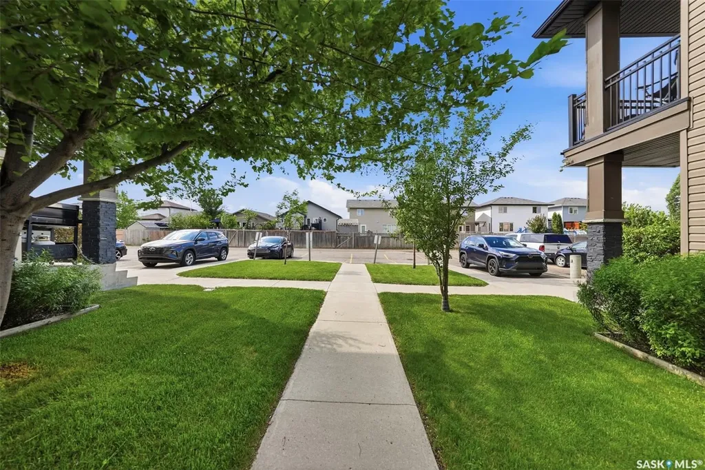 3013 Mcclocklin Road Saskatoon SK S7R 0J1