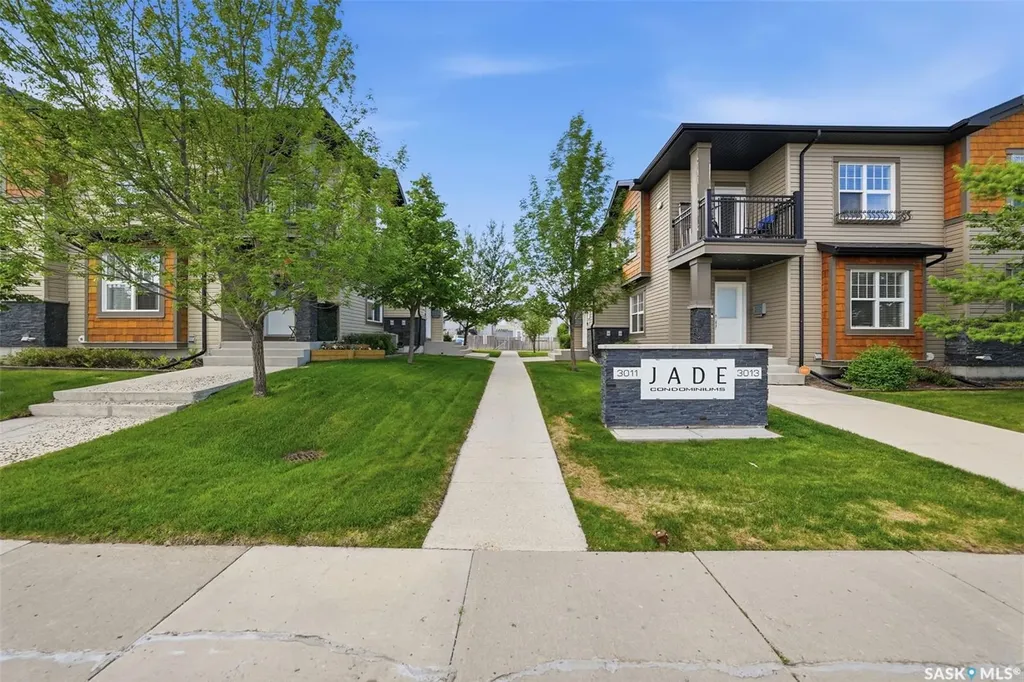 3013 Mcclocklin Road Saskatoon SK S7R 0J1