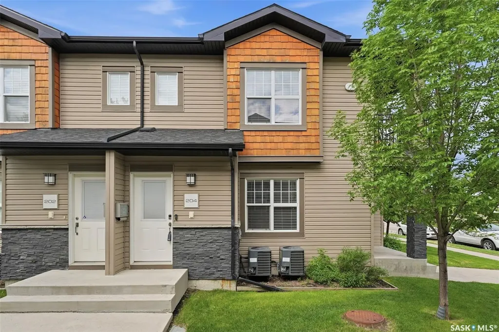 3013 Mcclocklin Road Saskatoon SK S7R 0J1