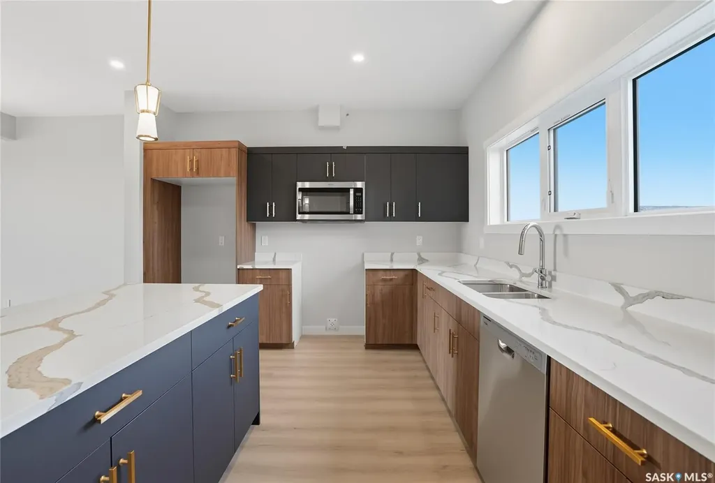 6 Taskamanwa Terrace Saskatoon SK S7V 1Z7