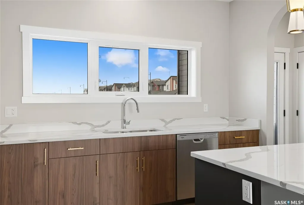 6 Taskamanwa Terrace Saskatoon SK S7V 1Z7