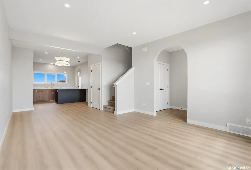 6 Taskamanwa Terrace Saskatoon SK S7V 1Z7