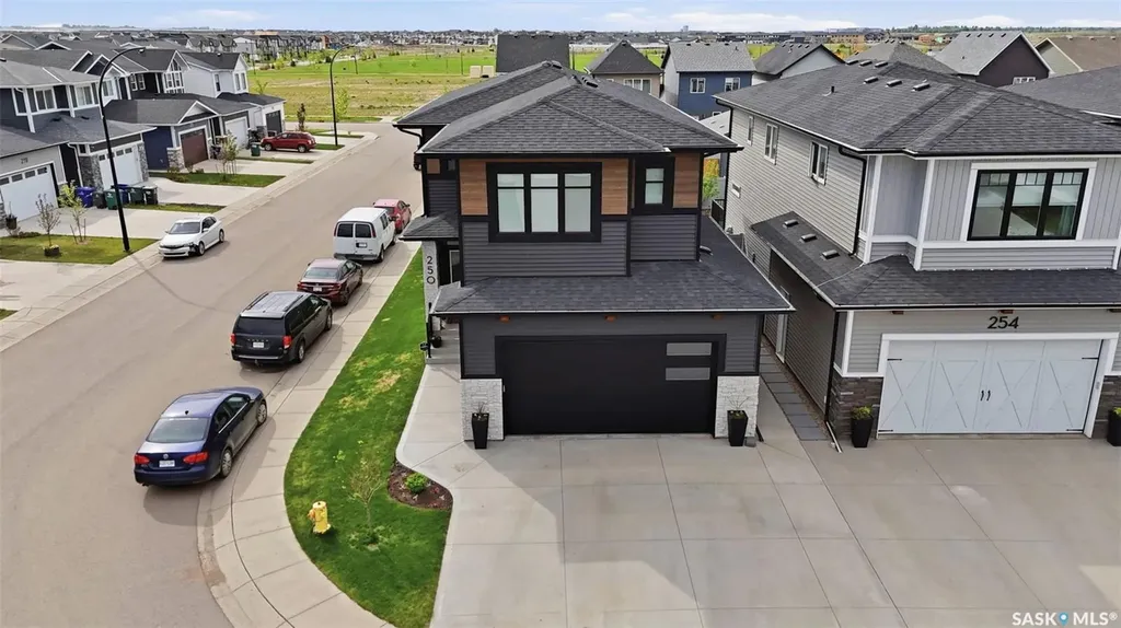 250 Skopik Crescent Saskatoon SK S7V 0V7