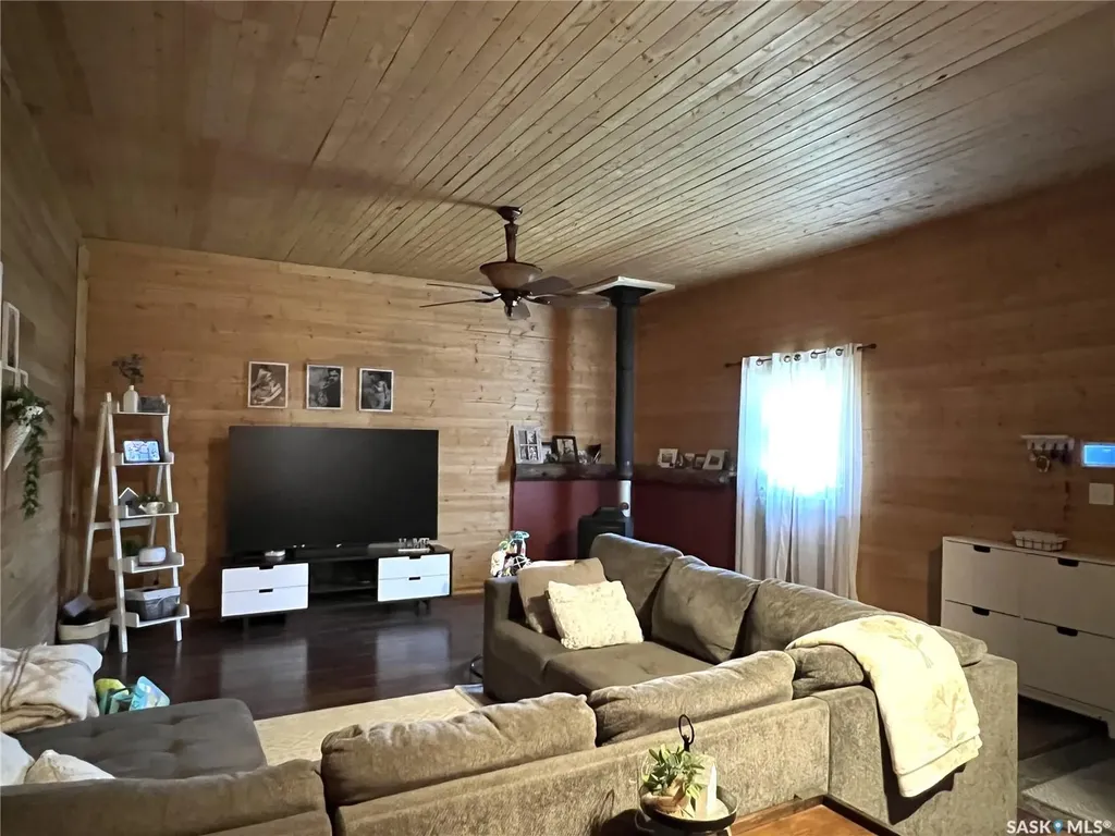 620 7th Avenue E Meadow Lake SK S9X 1J3
