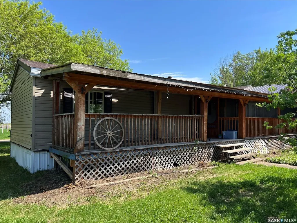 620 7th Avenue E Meadow Lake SK S9X 1J3