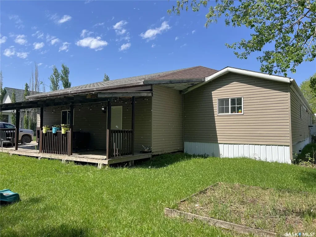 620 7th Avenue E Meadow Lake SK S9X 1J3