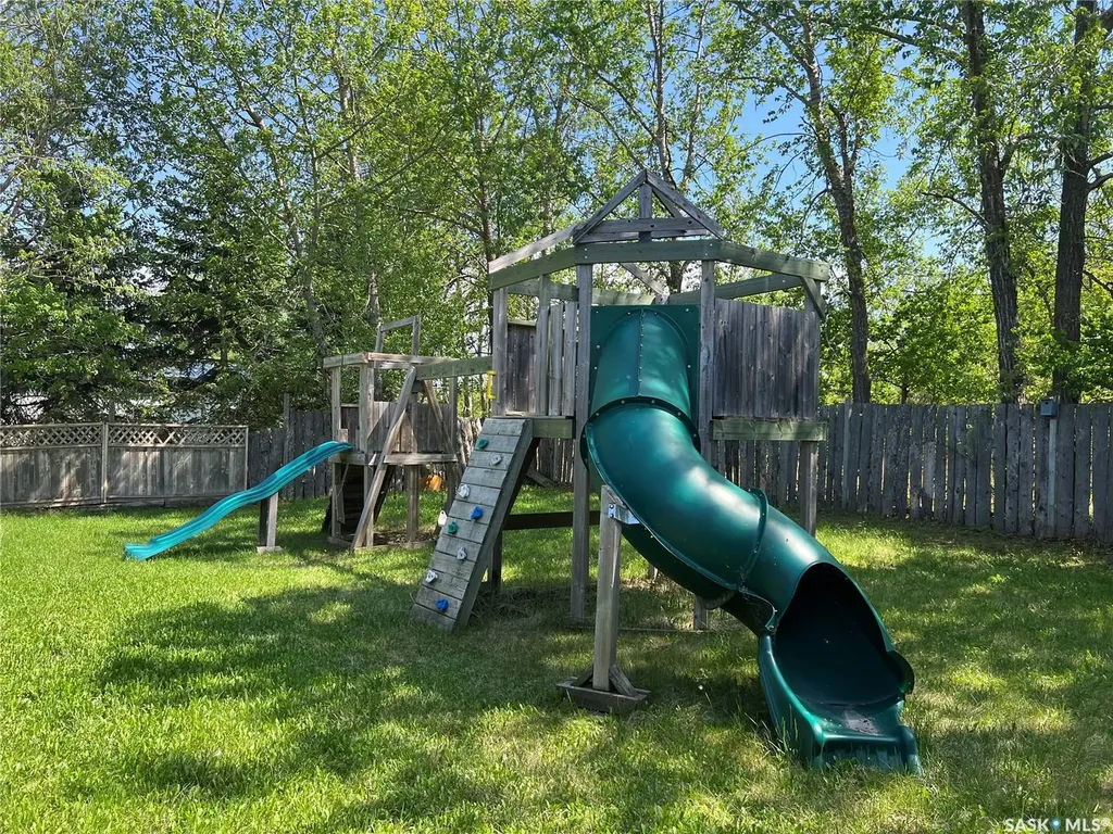 620 7th Avenue E Meadow Lake SK S9X 1J3